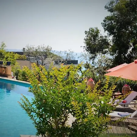 Luxury 4 Bedrooms In