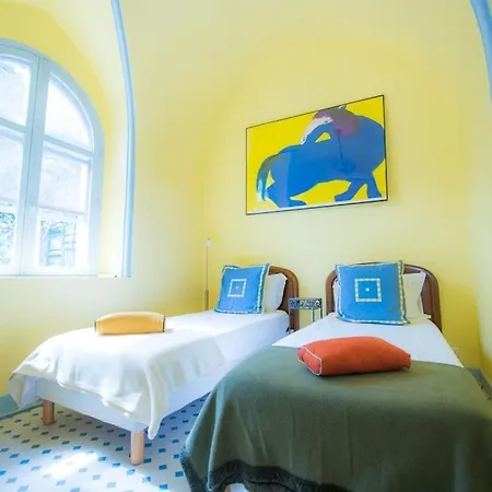 Daire Luxury 4 Bedrooms In *