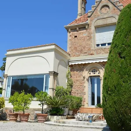 Luxury 4 Bedrooms In Daire *