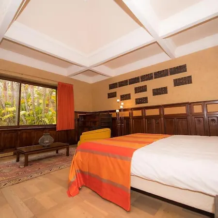 Luxury 4 Bedrooms In
